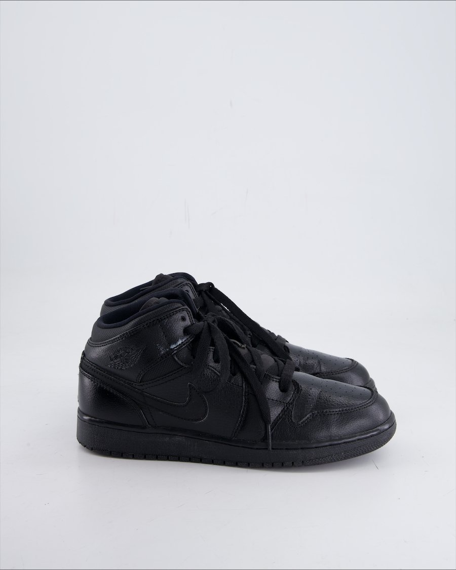 Jordan 1 Mid Trainers Leather Black EU 38