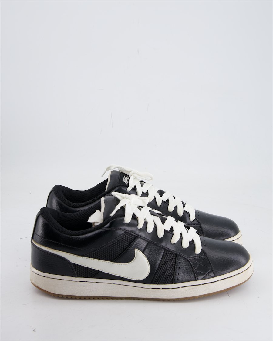 Nike Isolate Trainers Leather Black Eu 44
