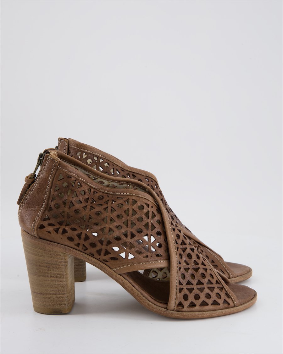 Unbranded Sandals Leather Brown Eu 39