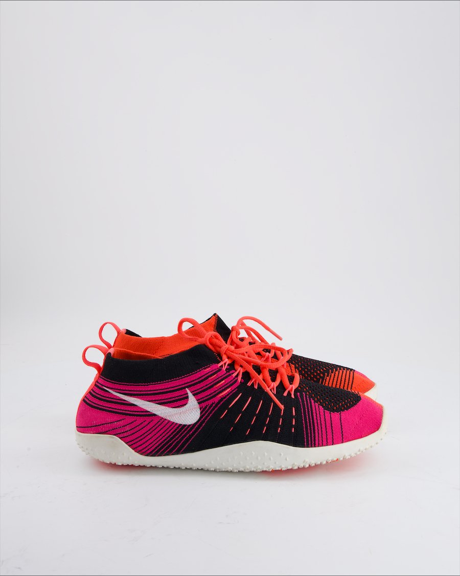 Nike Womens Sz 11 Trainers Cloth Pink Eu 39