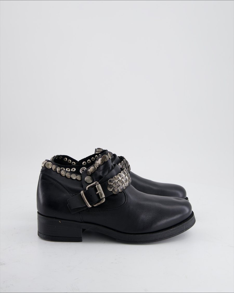 Ovye Ankle Boots Leather Black