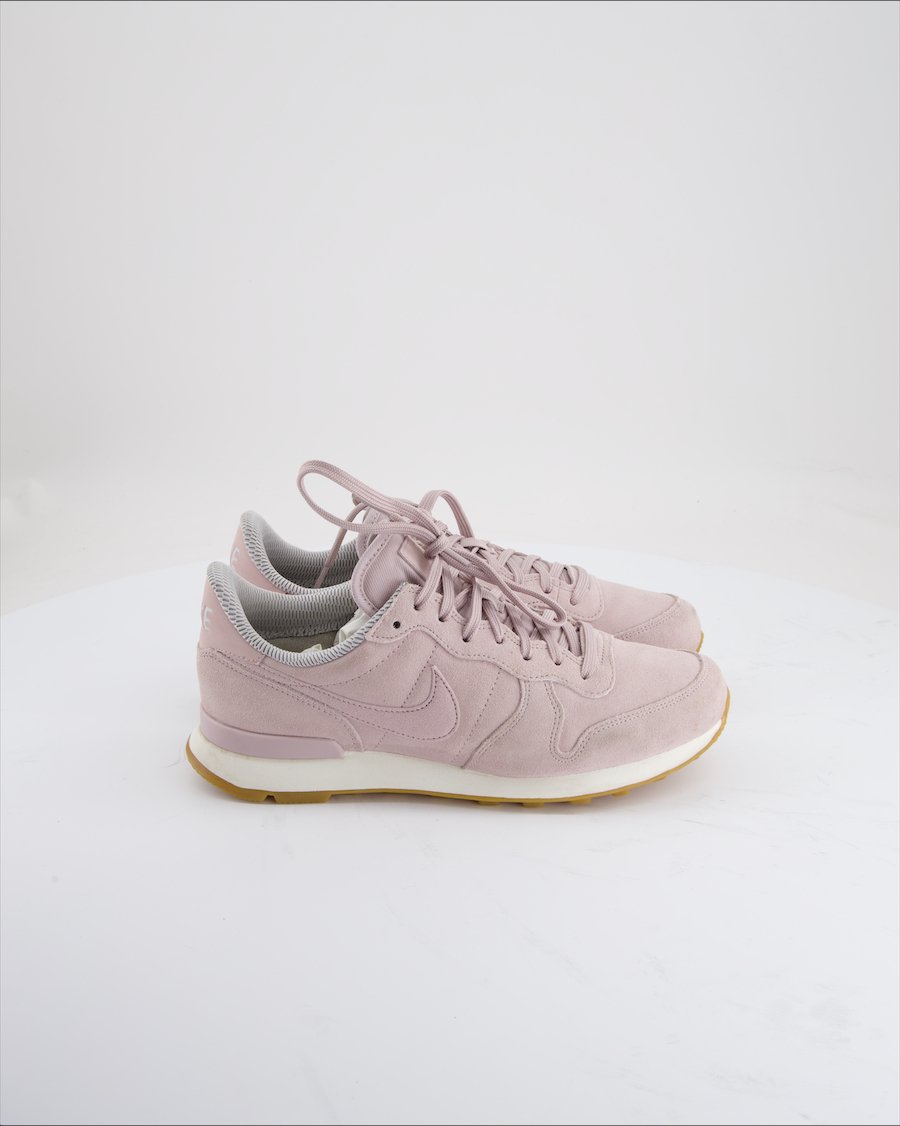 Nike Internationalist Trainers Suede Pink EU 40