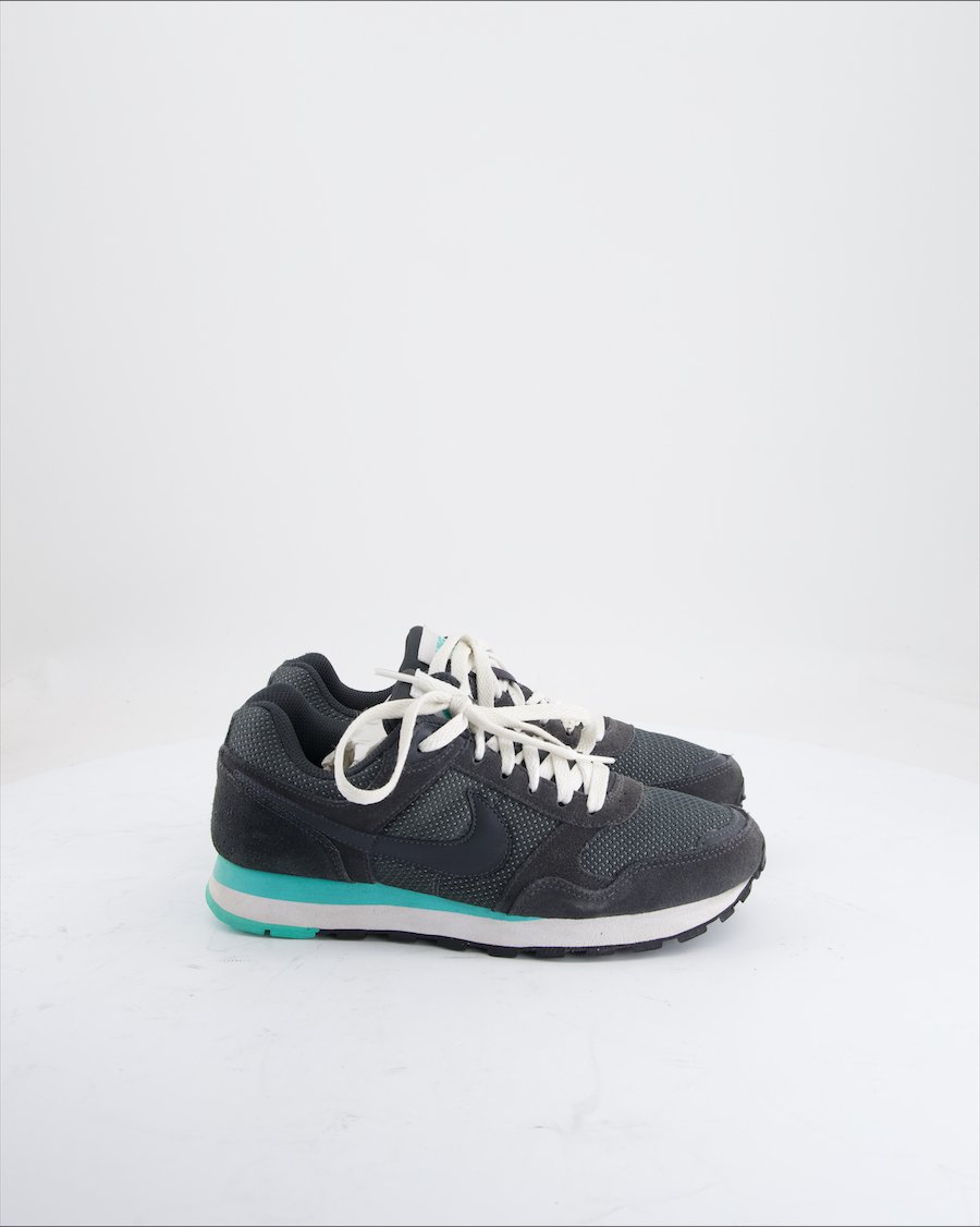 Nike Md Runner Trainers Cloth Black Eu 39