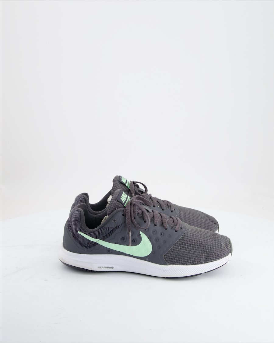 Nike Downshifter 7 Trainers Cloth Grey Eu 39