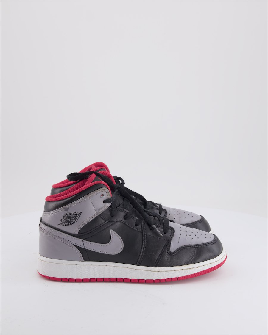 Jordan 1 Mid Trainers Leather Black EU 39