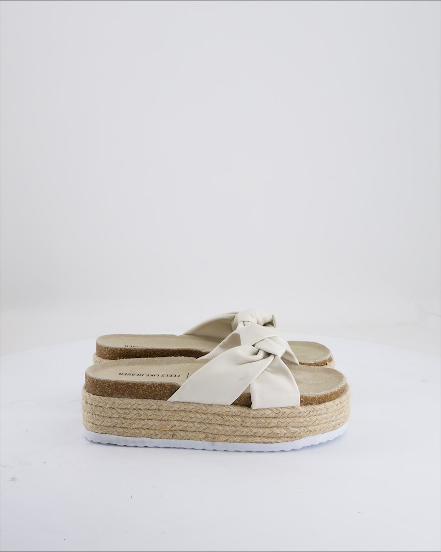 Unbranded Sandals Leather Beige EU 36