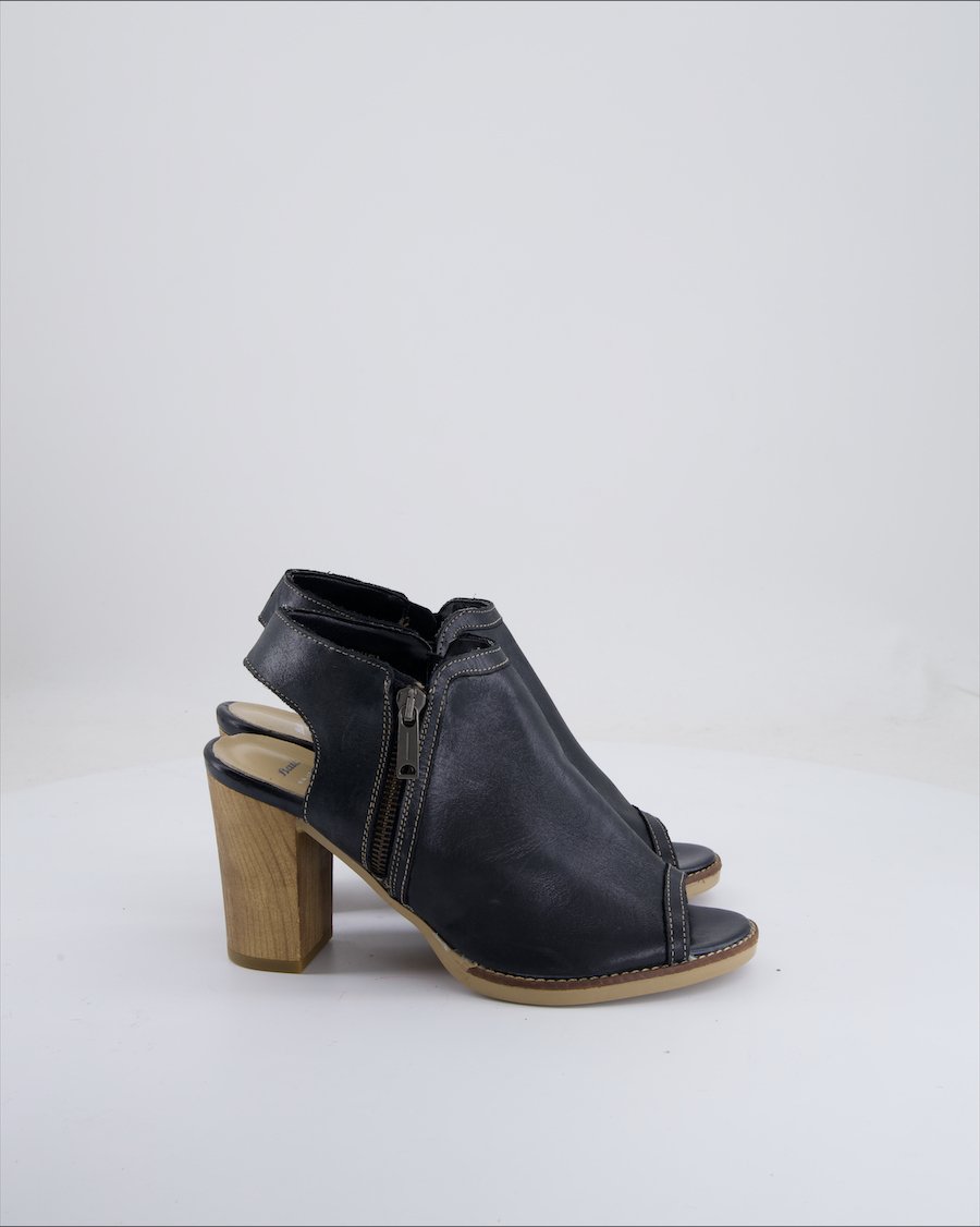 Bata Heels Leather Black Eu 38