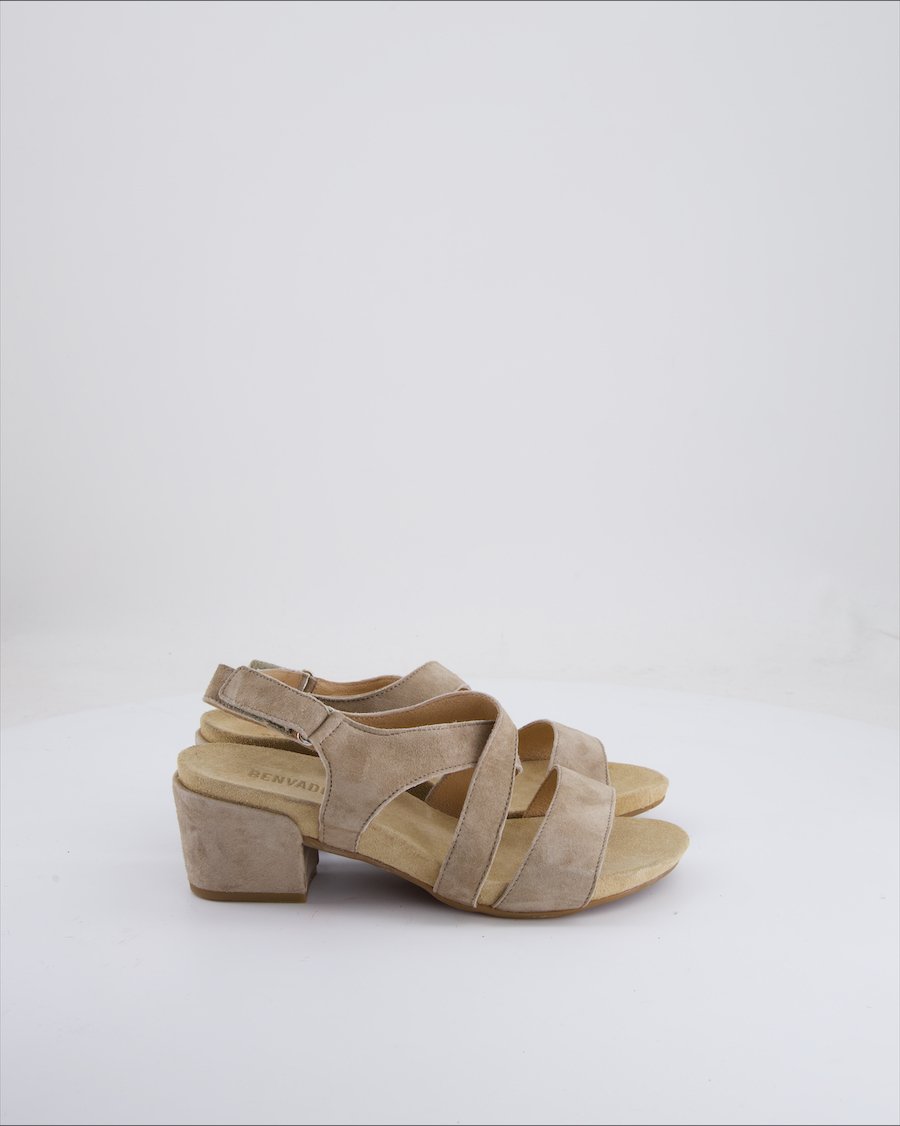 Benvado Sandals Suede Beige Eu 35
