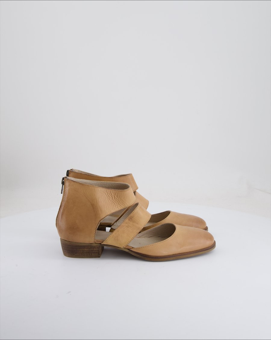 Bata Sandals Leather Camel EU 39