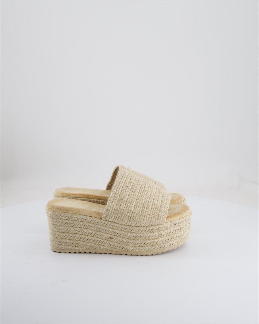 Bellucci Sandals Hay Beige Eu 37