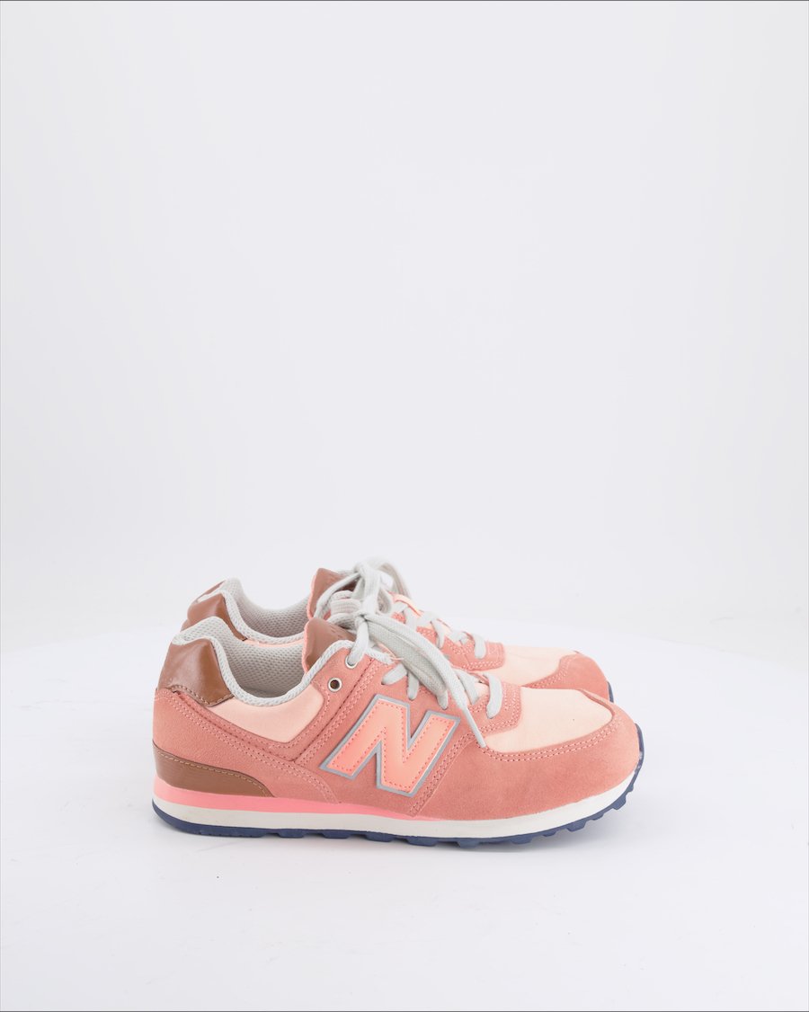 New Balance 574 Trainers Cloth Pink EU 36