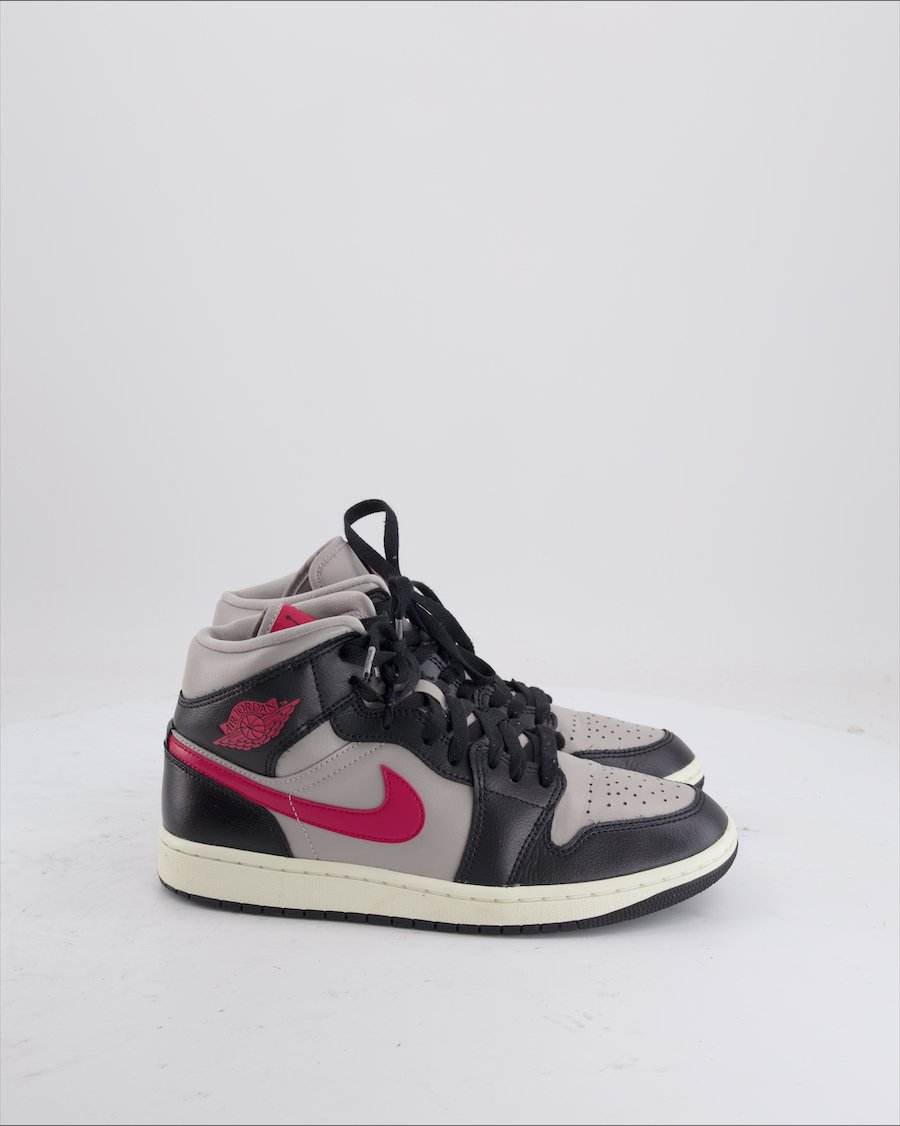 Jordan 1 Retro Trainers Leather Red Eu 39