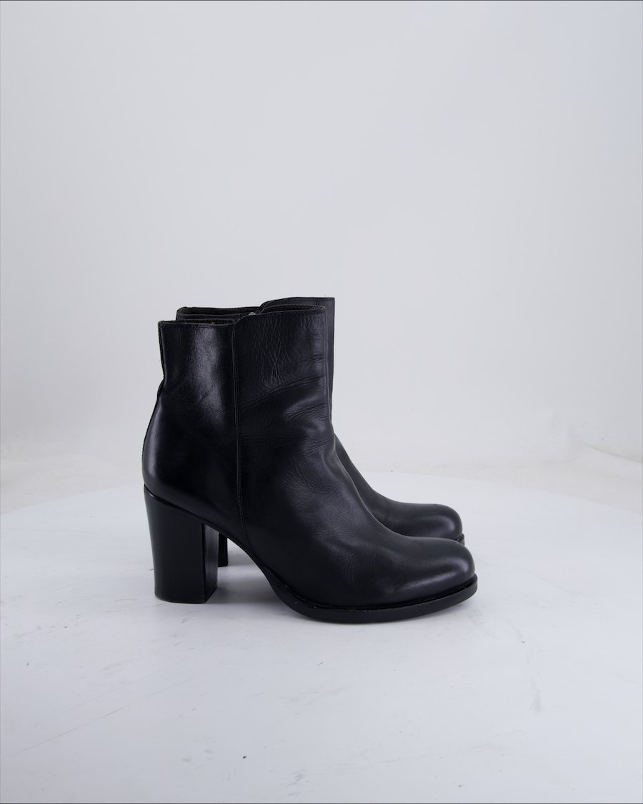 Alesya Ankle Boots Leather Black EU 39
