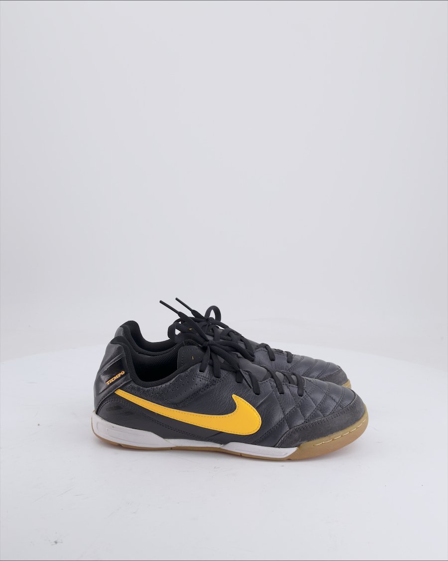 Nike Tiempo Trainers Leather Black 38 EU