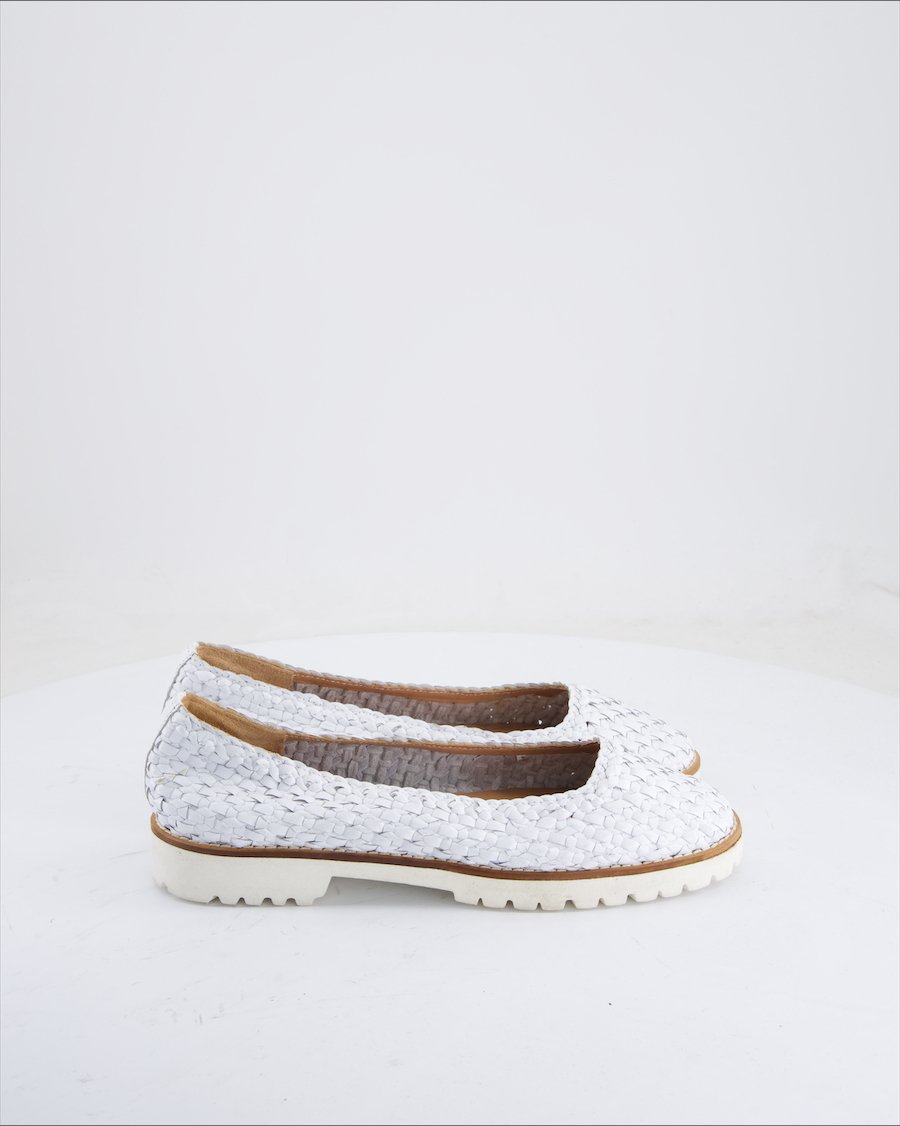 Madeleine Shoes Leather White 40 EU