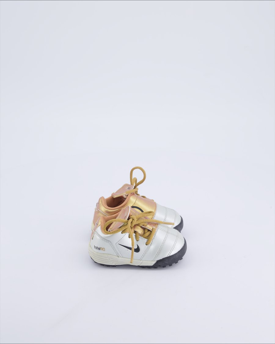 Nike Trainers Leather Gold EU 17