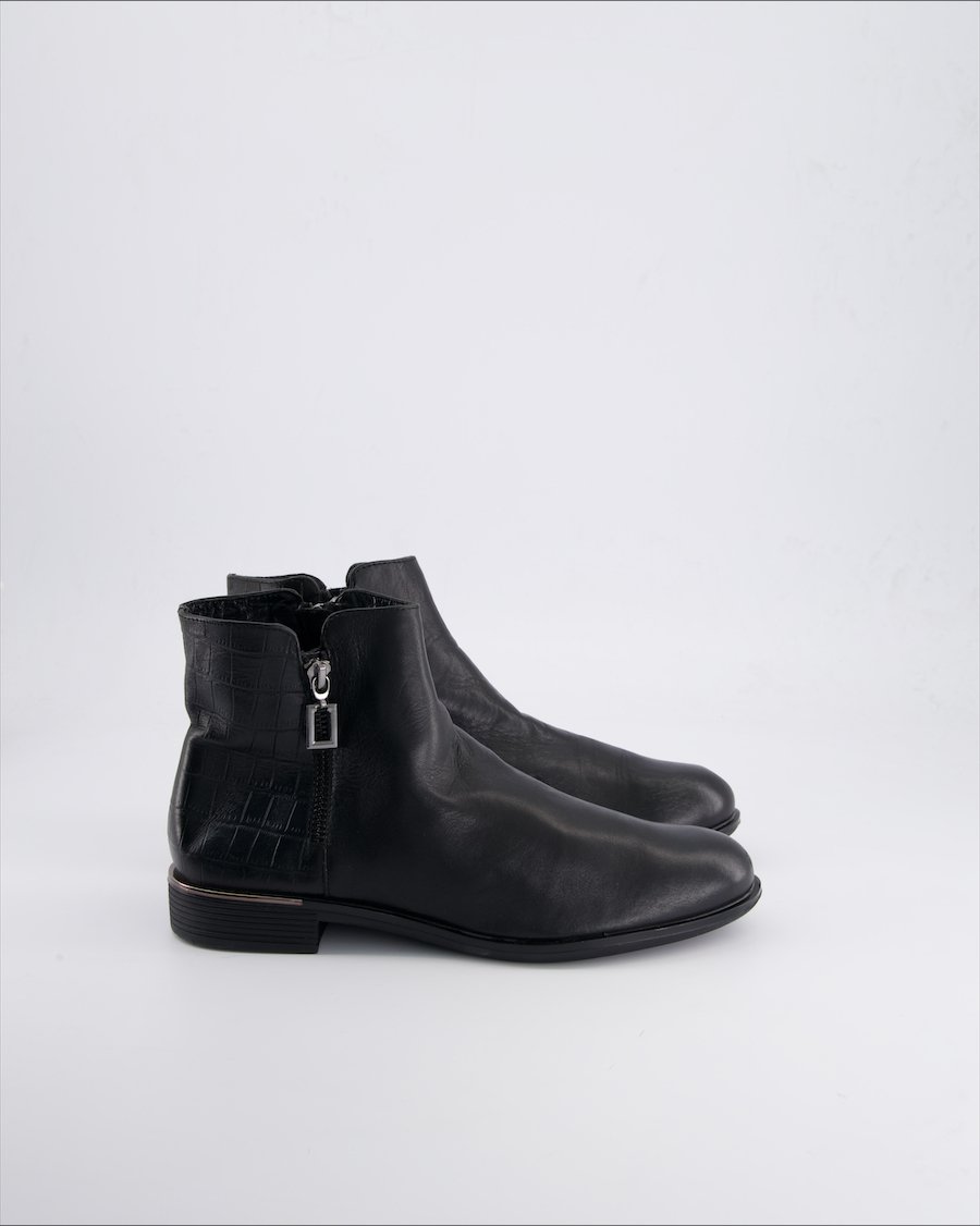 Lasocki Ankle boots Leather Black 39 EU