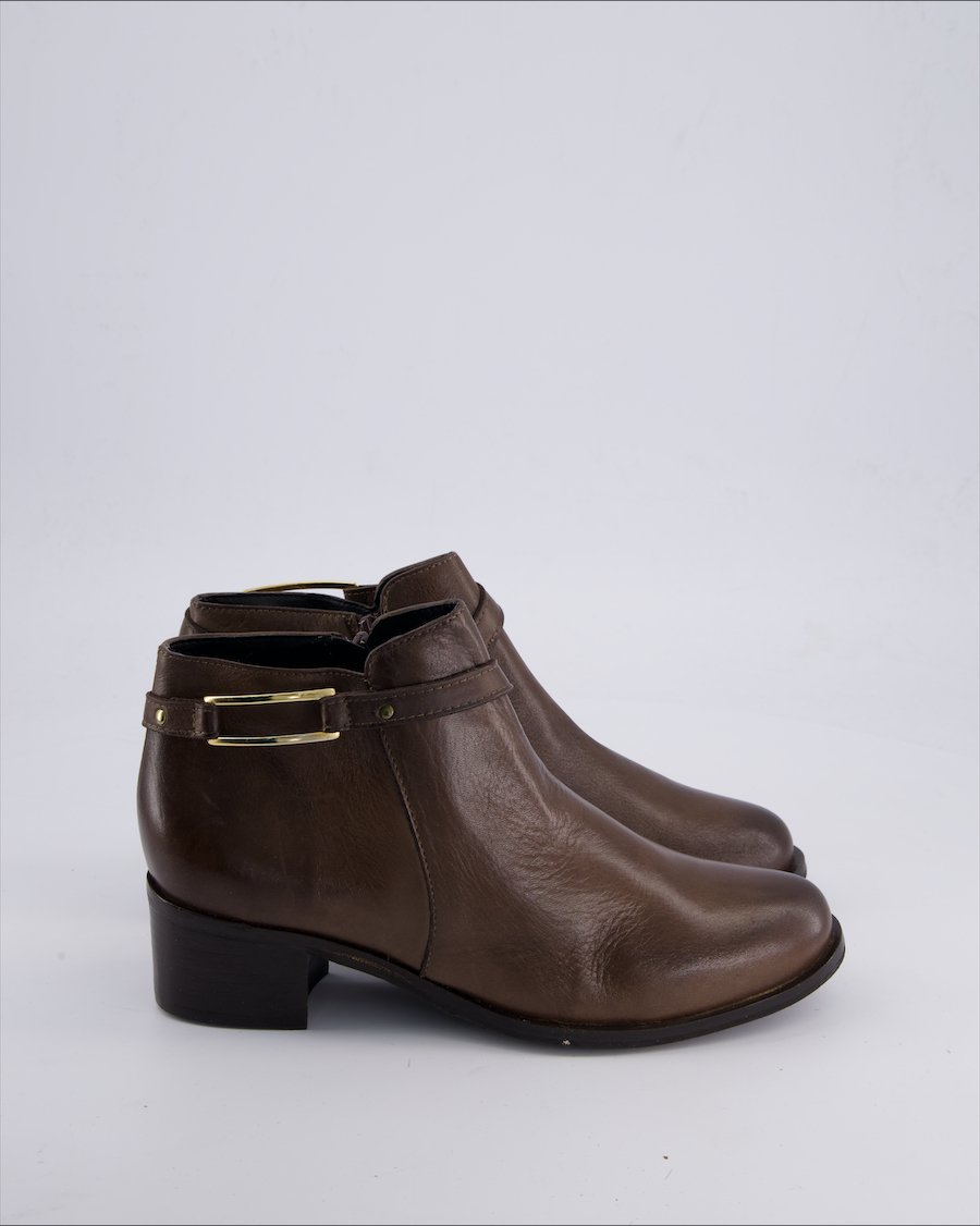 Unbranded Ankle boots Leather Brown 40 EU