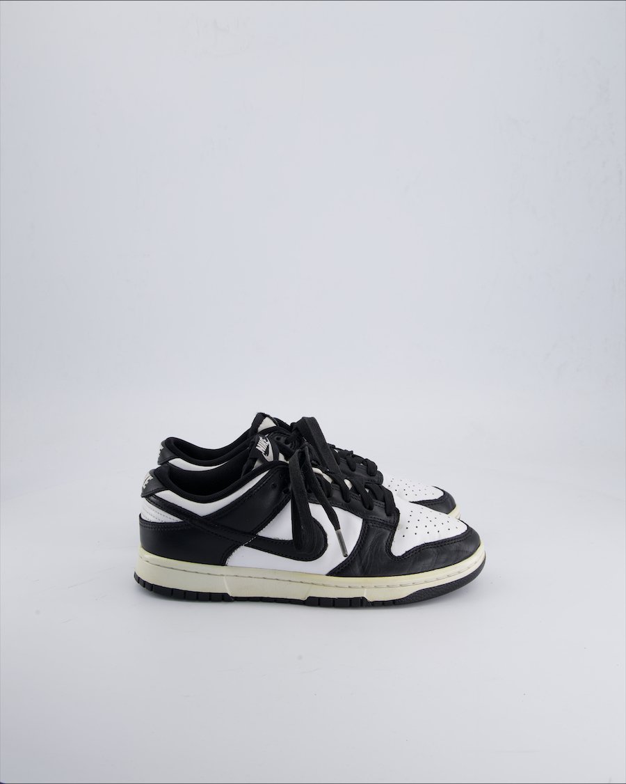Nike Dunk Low Retro Trainers Leather Black 39 EU