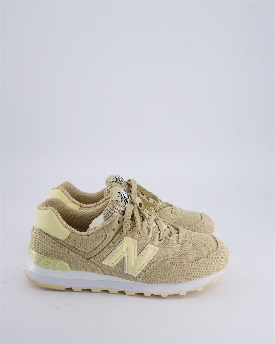 New Balance 574 Trainers Cloth Ecru 41.5 EU