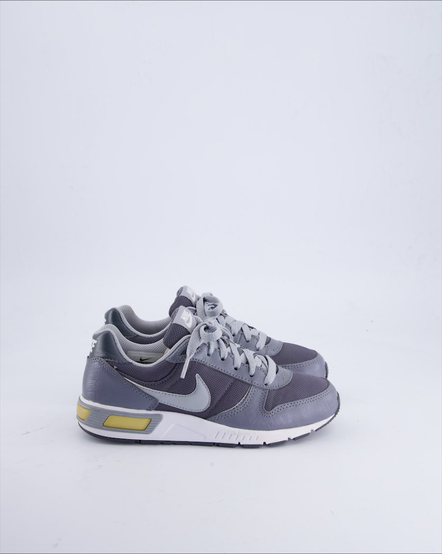 Nike Trainers Cloth Grey 36 EU