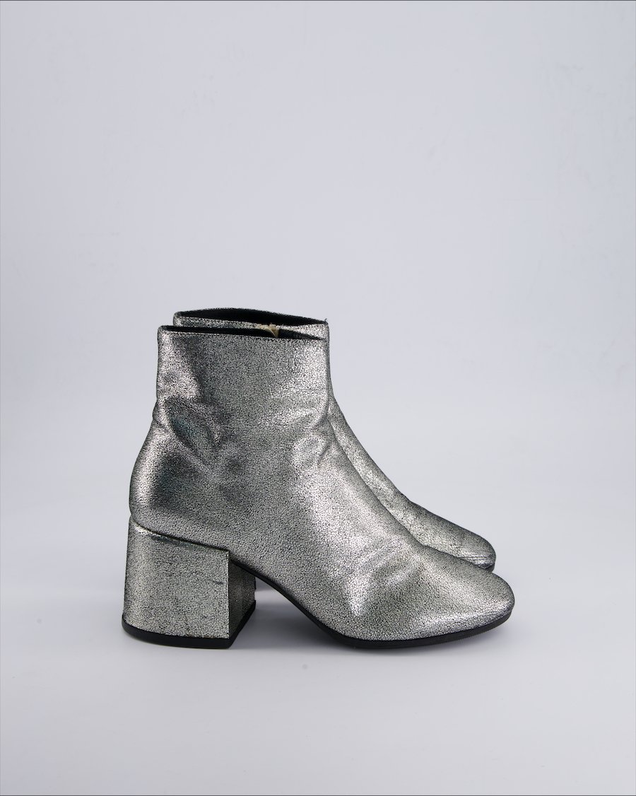 Maison Martin Margiela Others Leather Silver 38.5 EU