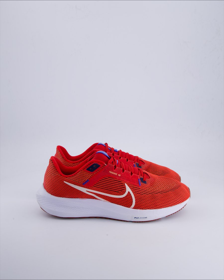 Nike Low trainers Cloth Red 45 EU