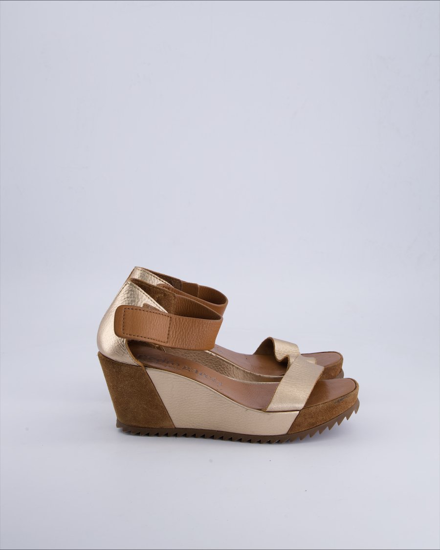 Pedro Garcia Sandals Suede Camel 38 EU
