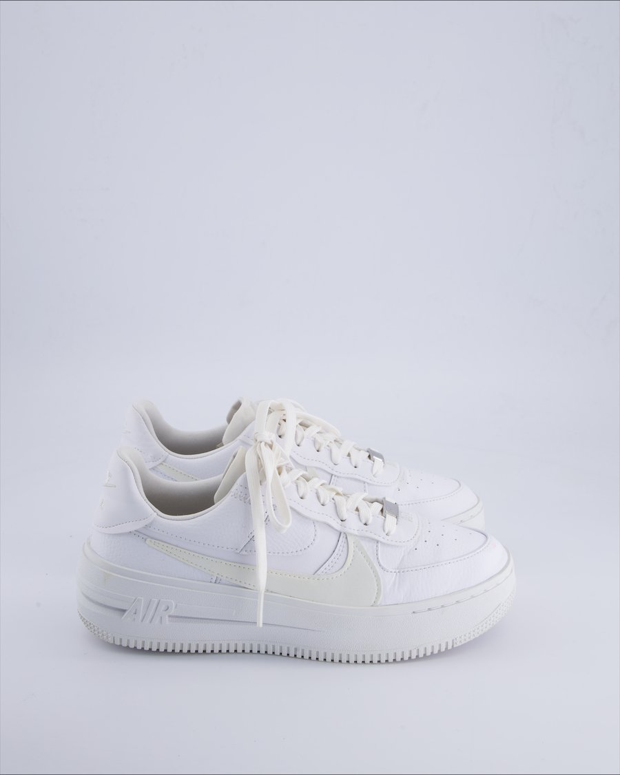 Nike Trainers Leather White 40 EU