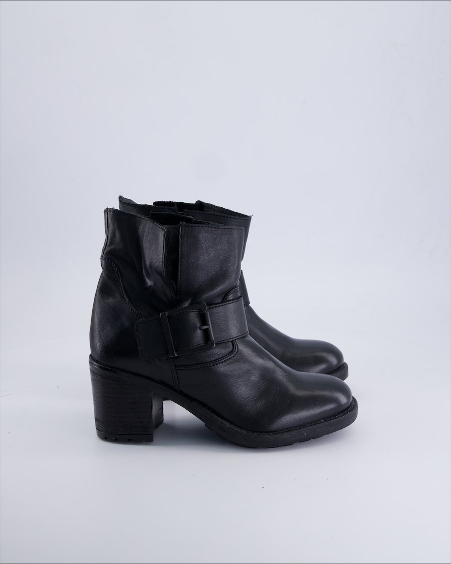 Noiz Others Leather Black 37 EU