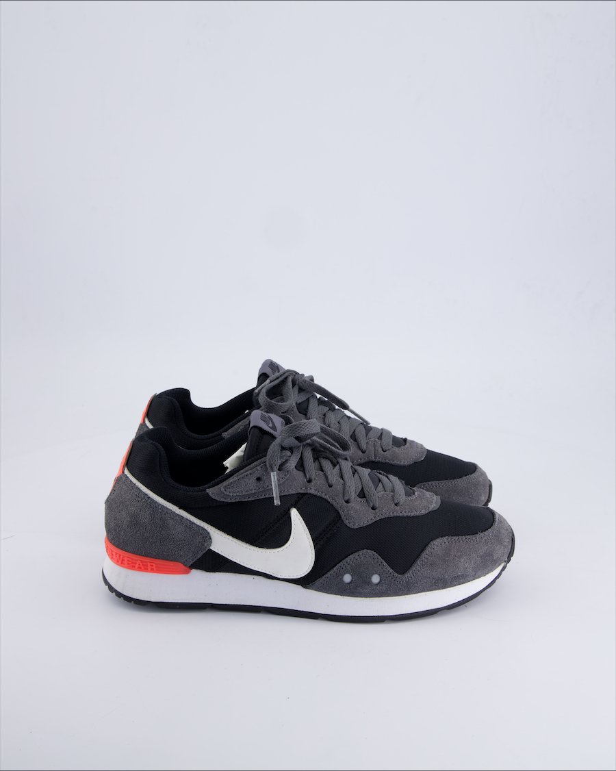 Nike Venture Runner Low trainers Suede Grey 41 EU