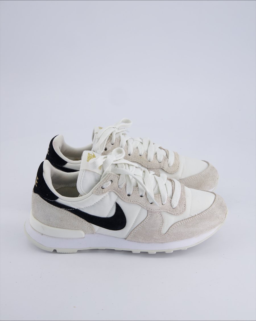 Nike Trainers Suede Beige 35.5 EU