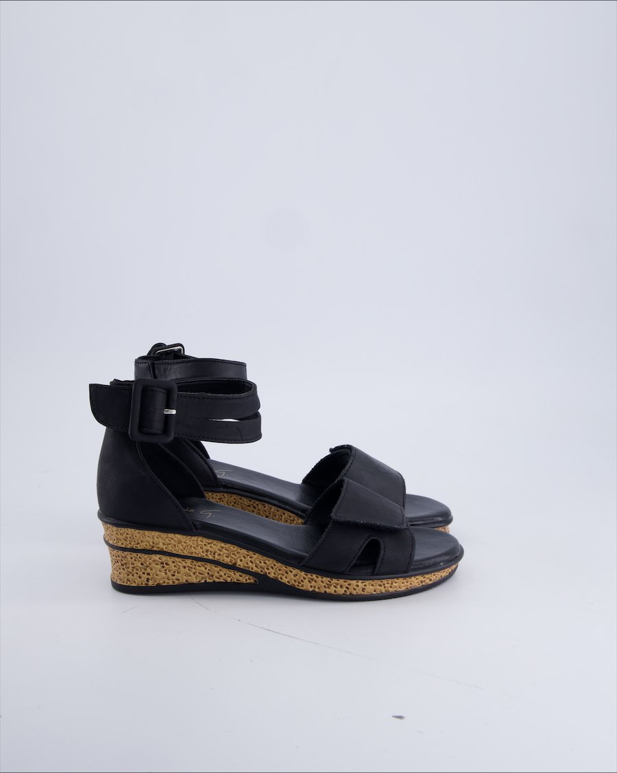 Annie G. Sandals Polyurethane Black 38 EU
