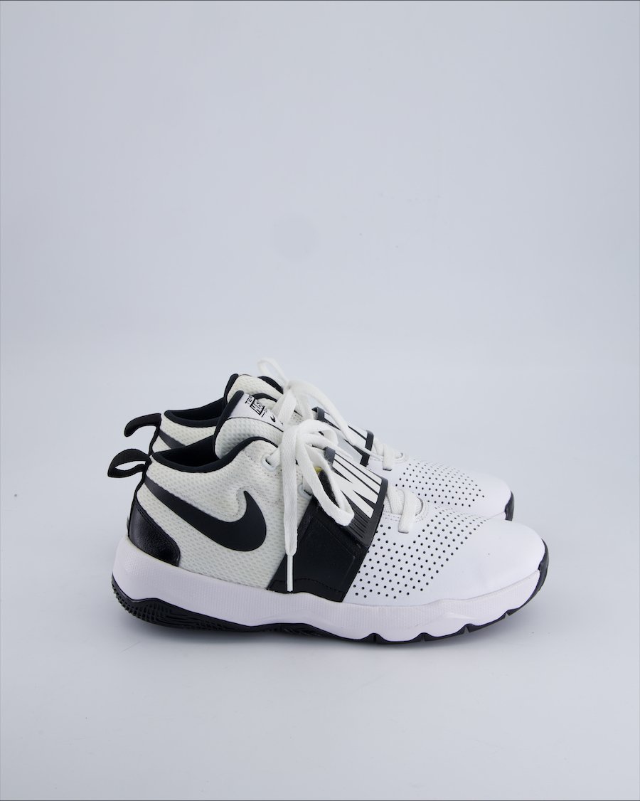 Nike Team Hustle  Low trainers Cloth White 40 EU