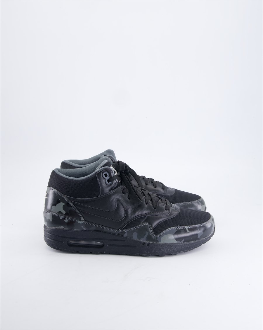 Nike Air Max Trainers Leather Black