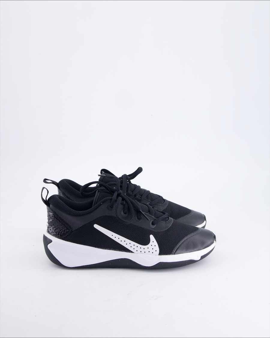 Nike Omni Multi-Court Trainers Cloth Black 37.5 EU