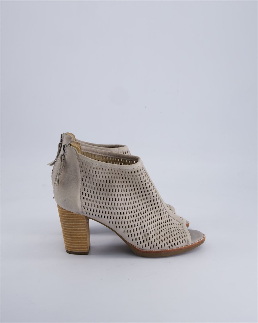 Geox Sandals Leather Beige 37 EU