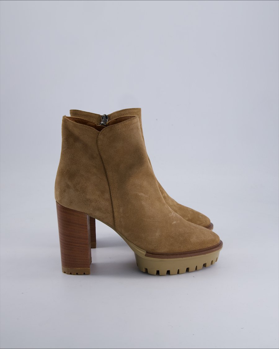 Adriana V. Campanile Others Suede Camel 38 EU