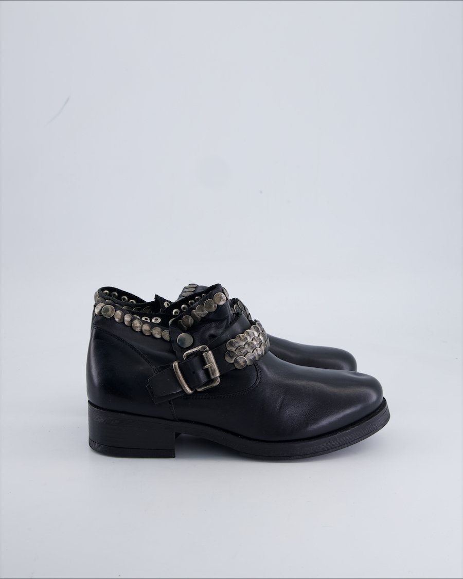 Ovye Ankle Boots Leather Black 38 EU