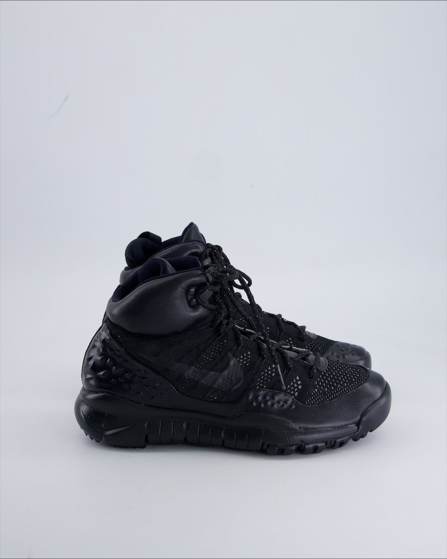 Nike Lupinek Flyknit Trainers Leather Black 39 EU